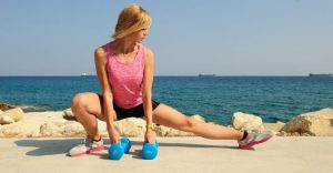 Falls to the side with dumbbells help to achieve maximum muscle training